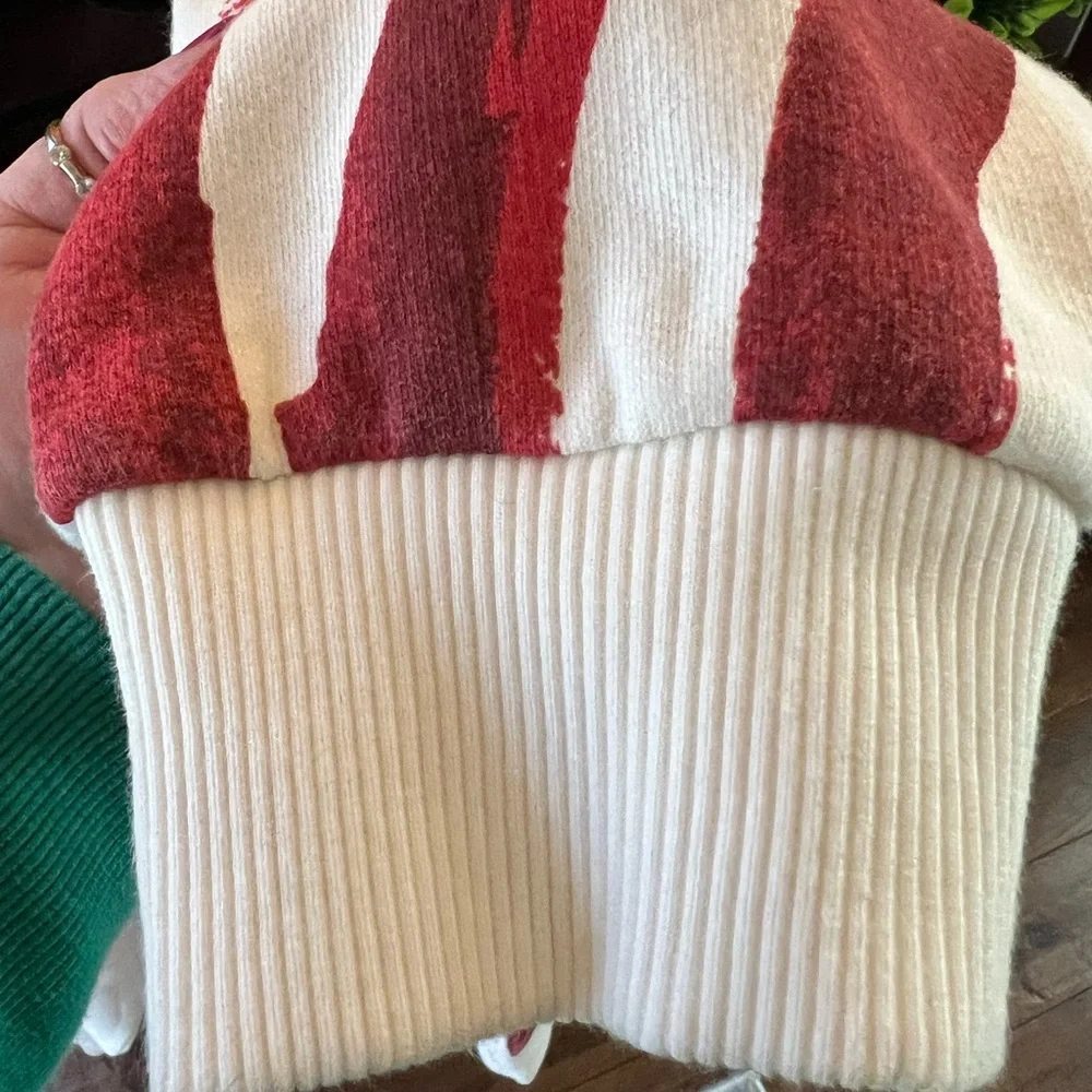 We The Free It’s a Vibe Red Floral Hoodie - Picture 5 of 6